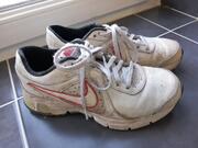Baskets Nike taille 37,5