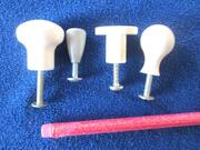 LOT QUATRE PETITES POIGNEES POUR TIROIRS