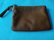 pochette brune