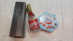 Boites de chocolats et de champagne vides