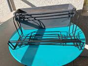 3 JARDINIERES EN PLASTIQUE AVEC SUPPORT METAL