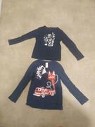 lot de deux tee shirt enfant. taille et marque photo 2 et 3