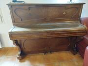Piano ancien en bois massif
