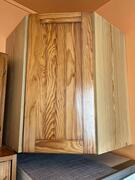 Table et blanc en pin + Meubles Hauts de Cuisine