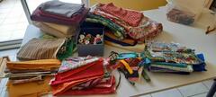 Tissus divers et pour patchwork, biais, fils, fermetures eclair