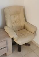 Fauteuil en simili cuir