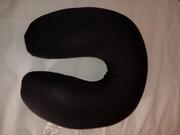 Donne coussin de voyage