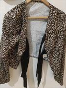 blouse très légère manches longues. taille 36