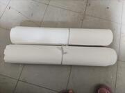 2 rouleaux à tapisserie.