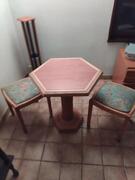 Table et 2 tabourets année 90