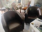 deux fauteuil club marron foncé