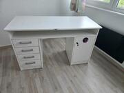 Petit bureau avec tiroirs