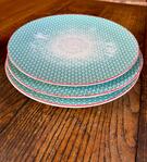 3 assiettes vertes et 2 bols porcelaine blanche