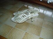 Donne belles chaussures escarpins dessus cuir
