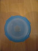 Petite boîte tuppeware en plastique