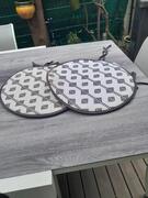 2 galettes de chaises.