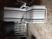 chaises longues
