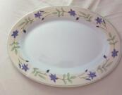 Plat ovale en porcelaine