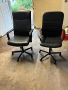 2 chaises de bureau