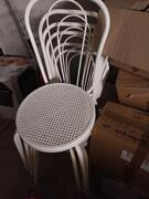 8 chaises