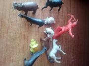 toutes petites figurines en plastique