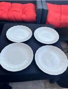 4 assiettes blanches