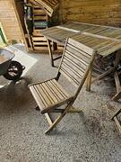 Table de jardin en eucalyptus