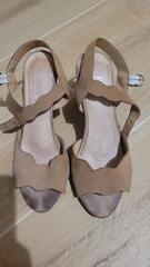 Sandales camel talon haut t 39 made in Spain