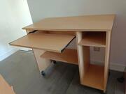 Donne bureau avec tablette