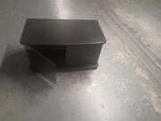 meuble tele noir avec vitres teintees