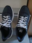 une paire de basket pointure 39