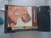 Une caisse de livres divers