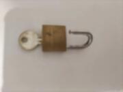 petits cadenas avec sa clef. 3 cm.