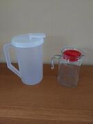 2 carafes
