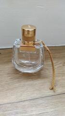 Flacons de parfum vides