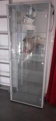 donne vitrine