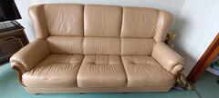 superbe canapé en cuir 3 places et ses 2 fauteuils