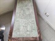 Table basse en pierre de lave.( À renauver)