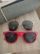 lunettes de soleil et tapis