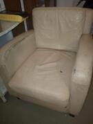 Donne fauteuil usagé