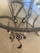 collier et boucles d’oreilles