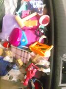 lots de petits jouets