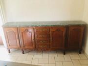 Buffet imitation style Louis XV avec plateau n marbre vert
