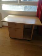 Meuble TV ou ordinateur de bureau à roulettes