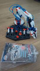 jeu "main" robot
