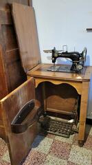 Machine à coudre ancienne en état de marche