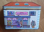 boîte métallique en forme de maison