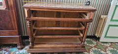 donne commode en bois,4 tiroirs avec dessus marbre fendu sur un angle 115 cm de long,53 cm de profon