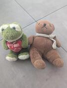 peluches grenouille et ours