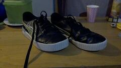 paire de chaussures puma